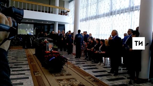 Это был градообразующий человек»: В Набережных Челнах простились с Леонидом Штейнбергом смотреть онлайн