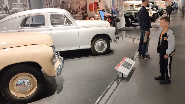 я в Верхней Пышме Свердловской области в музее автомобилей смотреть онлайн