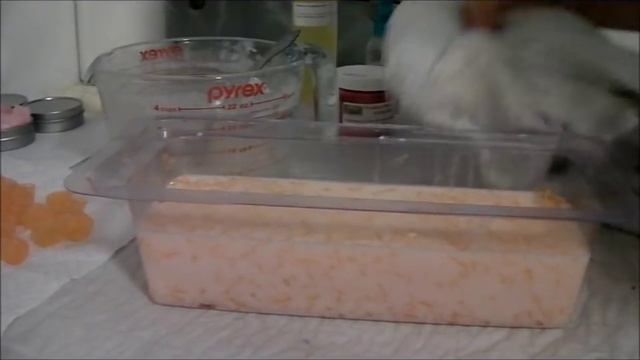 Making Pretty in Peach Plumeria M&P soap смотреть онлайн