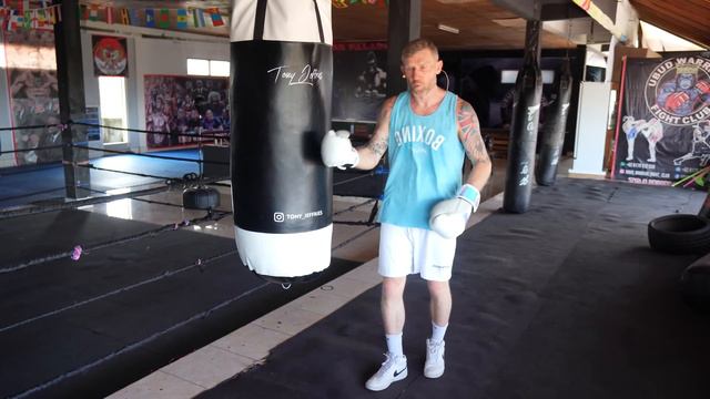 How to Hit the Bag Like Mike Tyson (Breakdown) смотреть онлайн