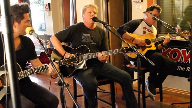 The Offspring: Come Out and Play (Acoustic) смотреть онлайн