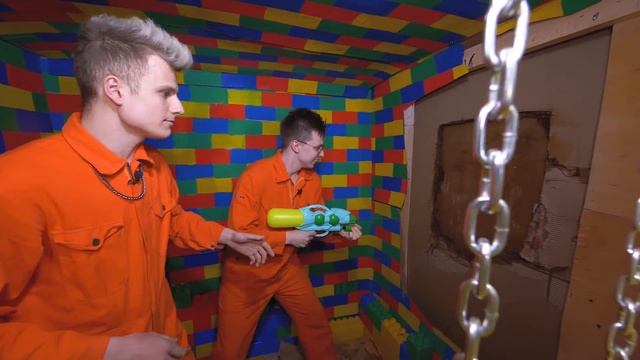 МЕНЯ ЗАКРЫЛИ в 100 СЛОЕВ ЛЕГО, НО КАК Я ВЫБРАЛСЯ? смотреть онлайн