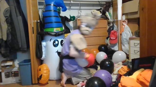 Hitmonchan popping the Halloween balloons (Free Patreon) смотреть онлайн