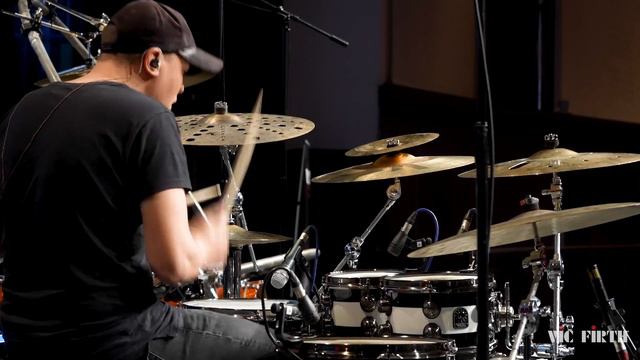 UK Drum Show 2022: Oli Wiseman + Andy Gangadeen Duo Performance смотреть онлайн