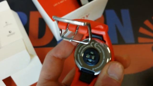 Polar M200 Unboxing Video! смотреть онлайн