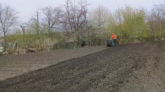 Тяжёлый Мотоблок с фрезой на полную глубину смотреть онлайн