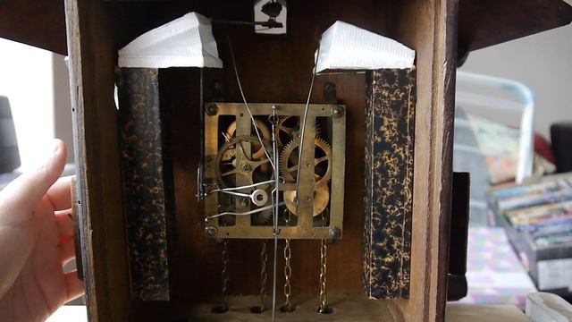 Black Forest Cuckoo Clock Strike Train Problem смотреть онлайн