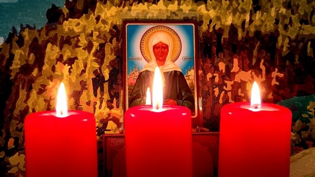 Короткая и мощная, защитная молитва от порчи, сглаза, от врагов и об исцелении. Матрона Московская. смотреть онлайн