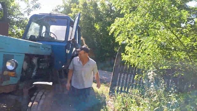 МТЗ -80 с контейнером,груженный тюками,задний ход,от мастера тракториста! смотреть онлайн