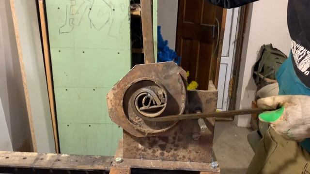 Подставка для ёлки своими руками /DIY смотреть онлайн