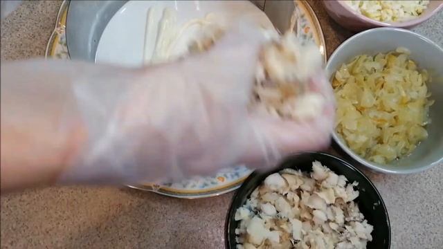 Это всего лишь путассу! А какой вкусный рыбный салат. Всего 3 минуты. Отлично смотрится... смотреть онлайн