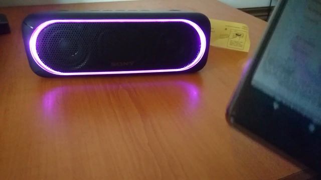 Sony SRS-XB30 Wireless Speaker Unboxing смотреть онлайн