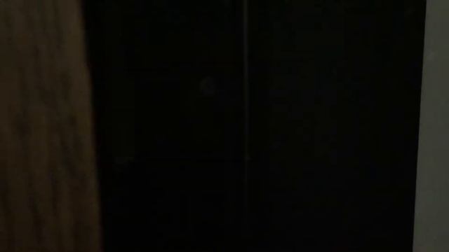 Металлическая перегородка, люстра, дверь в металлической коробке смотреть онлайн