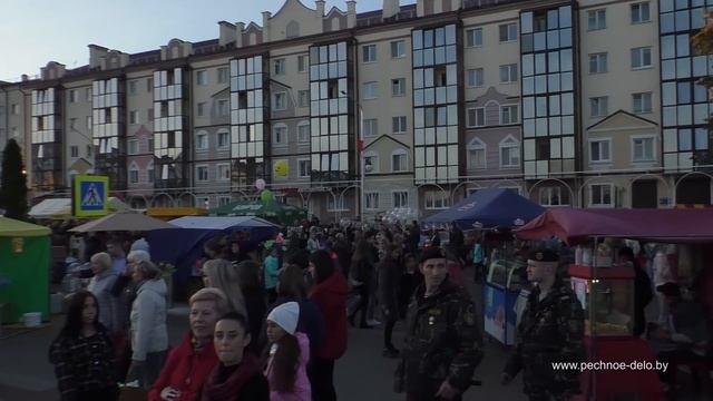 115.Пинск. Праздник города 2018. Турник аттракцион, выиграл, ПРИЗЫ. смотреть онлайн