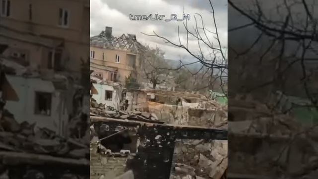 [ Альбом ]
Обстановка в Артемовске (Бахмуте) глазами противника. Штурмовые подразделения и артиллер смотреть онлайн