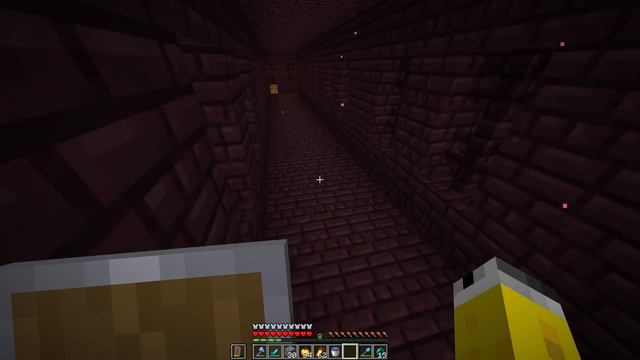 Minecraft Manhunt but the VOID gives you OP ITEMS смотреть онлайн