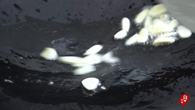 挖出一堆堆芋艿，阿嬷阿公芋头三吃，又嫩又滑超级酸爽下饭！｜taro【 闽湖阿嬤Fujian Grandma】