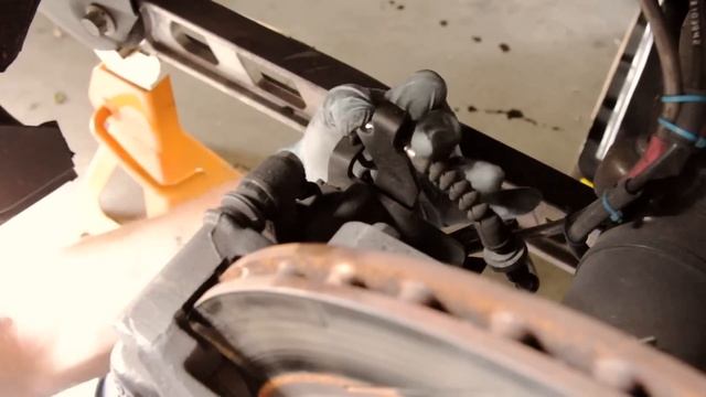 05-14 Mustang GT500 15" Brembo Brake Kit Install - Ford Racing M-2300-T смотреть онлайн