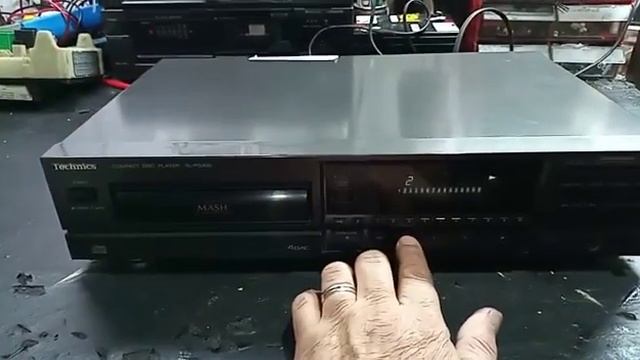 CD Player Technics SLPG300 смотреть онлайн