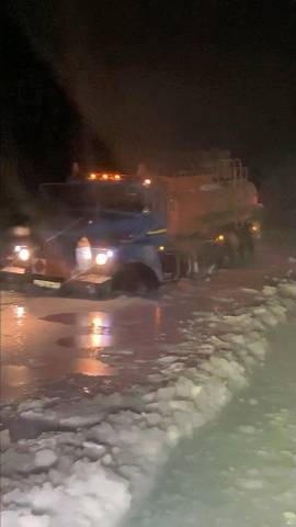 Урал провалился в наледь на реке Якутии смотреть онлайн