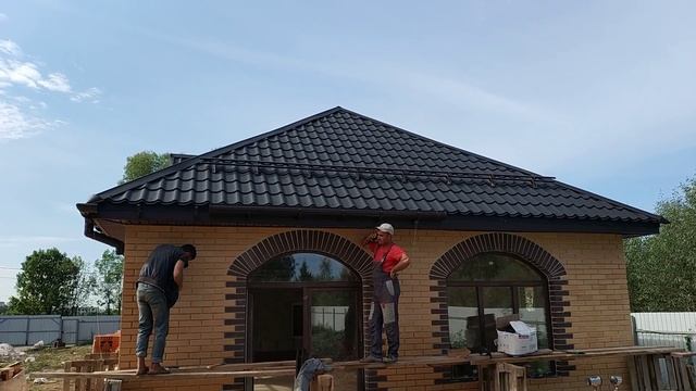 Как испортить??? кровлю снегозадержателями? Легко!