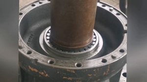 Замена сальника и подшипника редуктора поворота экскаватора Доосан 300