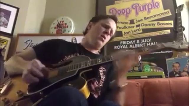 Joe Bonamassa playing Gibson ES-346 in C-major смотреть онлайн