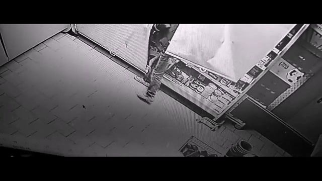 Воришка бережно обворовал "Пятерочку" смотреть онлайн