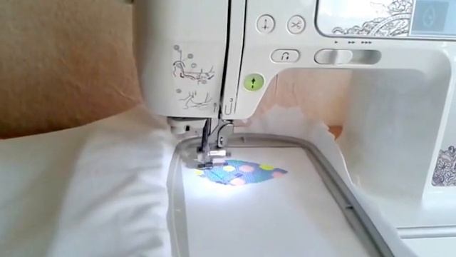 Brother Innov-is 950: Вышиваем пасхальные яйца смотреть онлайн