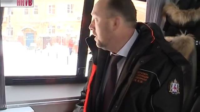 Губернатор В.Шанцев лично проверил качество уборки во дворах Советского и Нижегородского районов смотреть онлайн