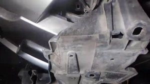 Замена противотуманки на Рено Меган 3