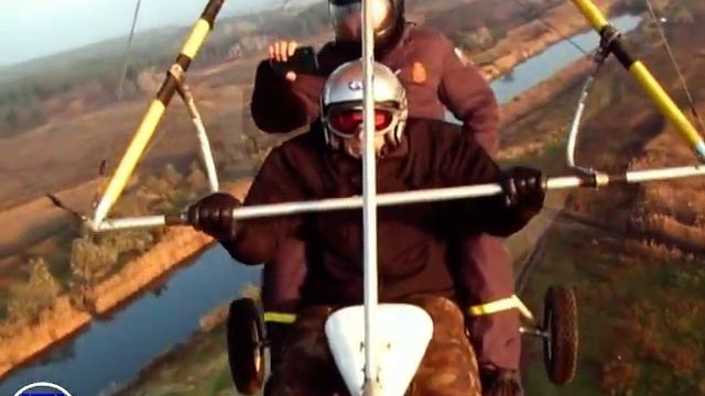 Полет на мотодельтаплане. Если очень хочется, то можно летать и после 72. смотреть онлайн