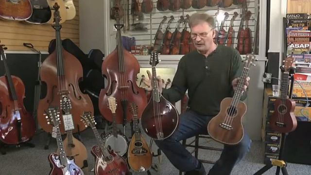 Differences Between the Mandolin and the Ukulele смотреть онлайн