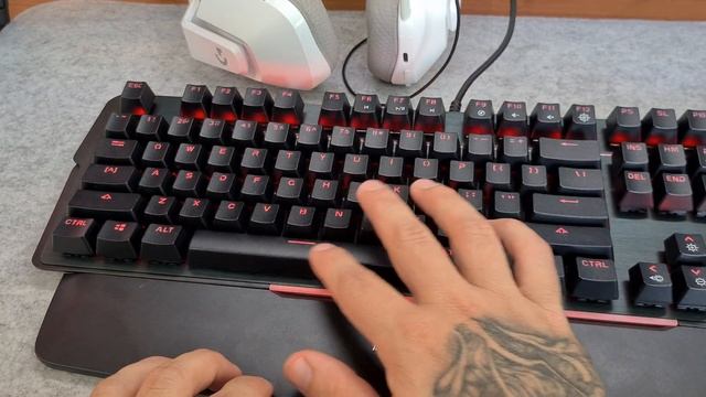 TECLADO MECÂNICO BARATINHO DA HYPERX - ALLOY MKW100