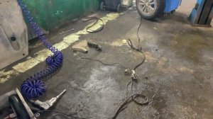 Замена передних рычагов Форд Эскейп с осложнениями.