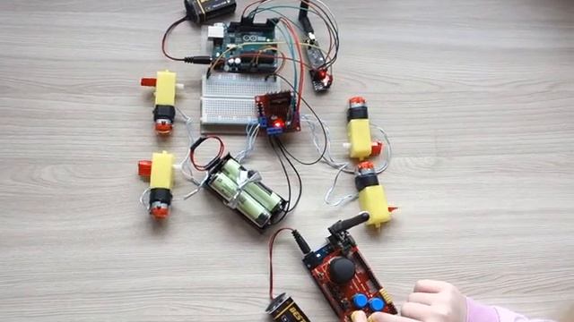 FLProg 4х кнопочное РУ управление моторами. Файлы в описании. смотреть онлайн