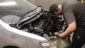 Химчистка под капотного пространства. Или как отмыть двигатель от масла.