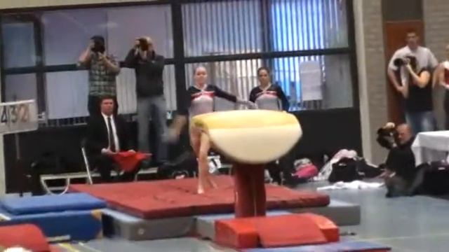 Dutch European Trials 2011 : Celine Van Gerner - Vault смотреть онлайн