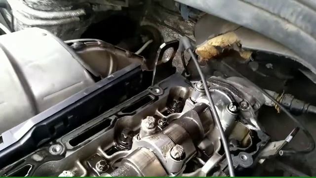 Замена сальника между траверсой и форсункой приподняв распредвал GM Y2.2DTI смотреть онлайн