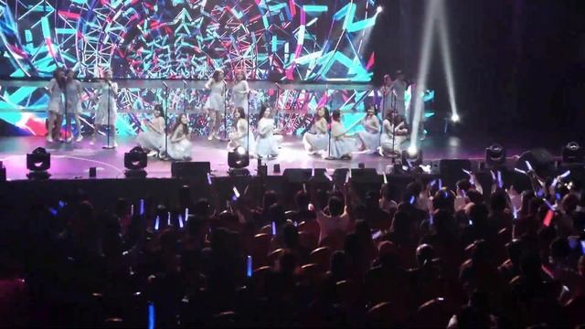 MNL48 - Heavy Rotation смотреть онлайн