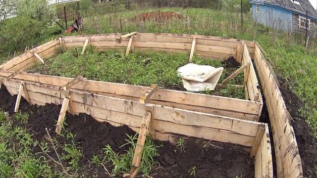 ?Строю загородный дом. Опалубка под фундамент для бани на даче. смотреть онлайн