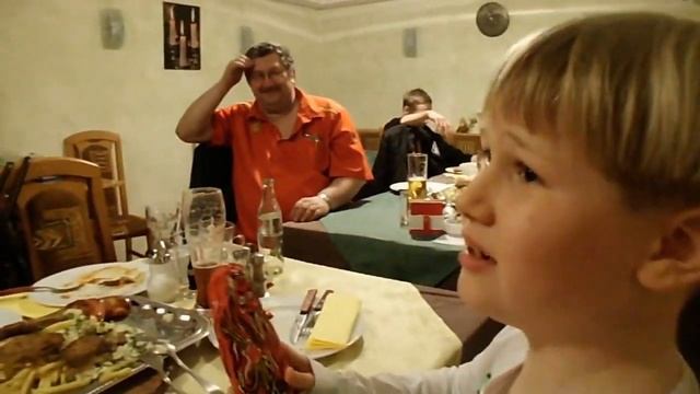 Как на самом деле выглядит день "святого Николая" и "рождество" смотреть онлайн