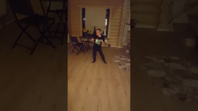 Танцы под песню (Хохмачки) смотреть онлайн