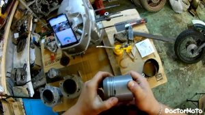 Ремонт двигателя Днепр МТ. Установка поршня в цилиндр!