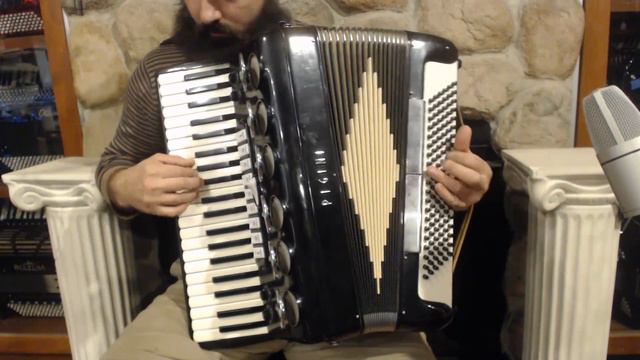 5764 - Black Pigini Custom Piano Accordion LMM 41 120 $1999 смотреть онлайн