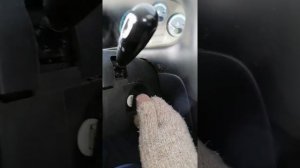 Matiz не заводится и шумит - шум вышедшего из строя стартера и низкое напряжение аккумулятора