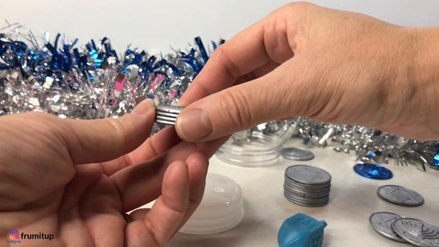 EASY AND BEAUTIFUL DIY HANUKKAH DECORATIONS | HOW WE CELEBRATE HANUKKAH | ORTHODOX MOM | FRUM IT UP смотреть онлайн
