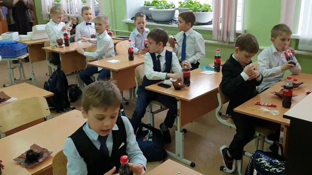 Выпускники 2 "В" класса 🔔 ФИЛИН 2010 🦉 смотреть онлайн