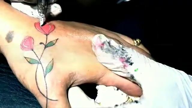 Hand flower tattoo design смотреть онлайн