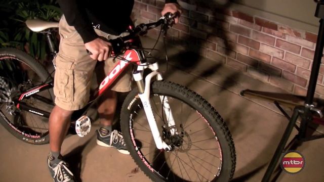 2011 X-Fusion Velvet Fork & O2 RLX Shock смотреть онлайн